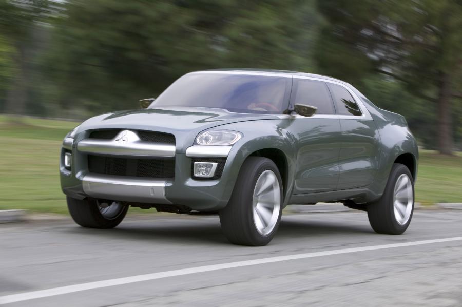  Mitsubishi Sport Truck Concept 2004 года  (фото 10 из 34)